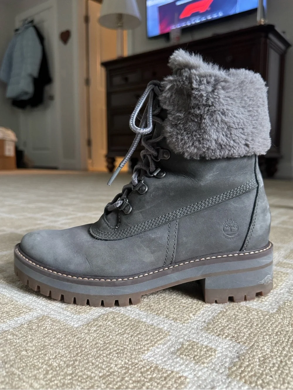 Timberland Courmayeur Valley Faux Fur Waterproof Boots Gray Size 7.5